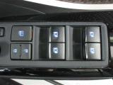 運転席側のパワーウィンドウスイッチです。全ての窓の開閉操作ができます。