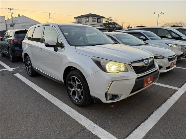 フォレスター 2.0 XT アイサイト 4WD 禁煙車 カロッツェリアナビ バックカメラ