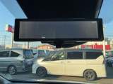 インテリジェントルームミラーはフル乗車でも後方が確認できます。