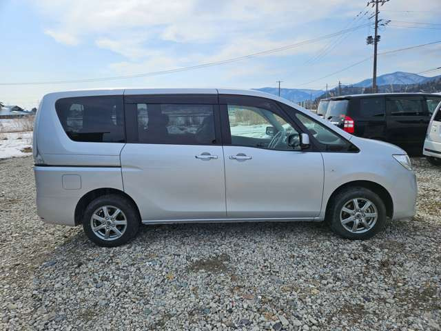 日産 セレナ 2.0 20S 4WD の中古車詳細 (47,000km, ブリリアント