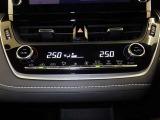 左右独立温度コントロールフルオートエアコンです。運転席、助手席それぞれで独立して温度設定ができます。冷え性の方が乗っても安心ですね♪