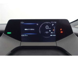 デジタルメーターで、速度がとっても見やすいです!エコな運転がしたいかたはインフォメーションディスプレイで平均燃費の確認もできます!
