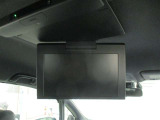 後席モニター付なので後席乗員もテレビの視聴ができます♪ロングドライブでも退屈知らず♪