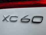 XC60よりスマートにその輝きを増して生まれ変わりました。クリーンでエレガントなスカンジナビアンデザイン。その流麗なエクステリアは、さらにシンプル&スマートに研ぎ澄まされました。