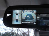 アラウンドビューモニター画像を映し出せるルームミラーです。全体を見渡せてとても重宝します。