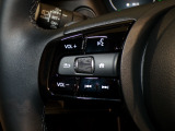 【ステアリングリモコン】ステアリングにオーディオ調節可能なスイッチが装備されていますので運転中でも視線をそらさずにオーディオの調節が可能です!