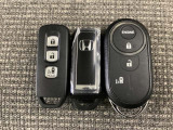 スマートキー付きですからドアロックの開閉およびエンジンスタートが楽々です。電動スライドドアの開け閉めもボタンで操作できます。加えて、純正リモコンエンジンスターター用の操作キーもついています。