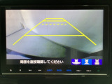 バックでの車庫入れも安心です! リアカメラが付いているバックモニター付のナビを装備しております。操作線もついており距離感も画面から確認できます。