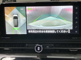 【アラウンドビューモニター】車を上から見下ろしているかのような映像で周囲の状況がひと目で確認、狭い駐車場に駐車するときも安心です♪
