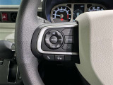 ステアリングスイッチ装備!運転しながら手元でオーディオの操作などができます。