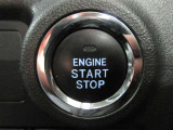 エンジンスタートはプッシュボタンを押すだけ!キーを取り出す必要ございません♪