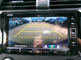 バック駐車の時などに役に立つバックカメラを搭載しております。