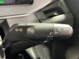 【オートライト(AUTO)】外の明るさをシステムが感知して、自動でヘッドライトが点灯します!ヘッドライトをつけ忘れを防ぐ便利機能です。