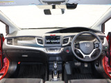 操作性に優れた運転席となります!小物入れや各ボタンの配置にこだわり、使いやすいです!座り心地もよく視認性も良好なのでロングドライブもお任せ下さい!