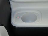 ホッとカップホルダーが運転席・助手席にあります。ホットドリンクをちょうど良い温度でキープしてくれる保温機能付で嬉しいです。