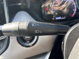 【オートライト(AUTO)】外の明るさをシステムが感知して、自動でヘッドライトが点灯します。ヘッドライトをつけ忘れを防ぐ便利機能です。