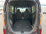 普段のお買い物や通勤、送迎等に十分な荷室スペースを確保しております。セカンドシートを倒すと、大きな荷物の積載も可能です♪