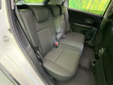 後部座席も気になるようなキズ・汚れやへたり等、大きなダメージはなく、良好な状態です。