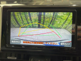 【バックカメラ】駐車時に後方がリアルタイム映像で確認できます。大型商業施設や立体駐車場での駐車時や、夜間のバック時に大活躍!運転スキルに関わらず、今や必須となった装備のひとつです!