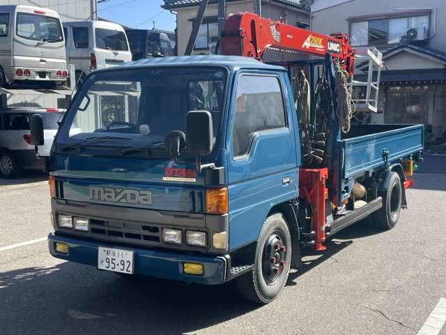 タイタン クレーン UNIC4段