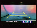 バックでの車庫入れも安心です! リアカメラが付いているバックモニター付のナビを装備しております。操作線もついており距離感も画面から確認できます。