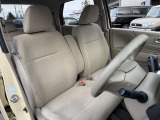 運転席シート廻りは使用感も少なく、良好な状態となっています。前オーナー様が丁寧に使っていたことがよくわかりますね。