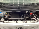 エンジンルームとてもきれいです。エンジンの調子も好調ですよ!
