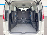 後席を格納すると、これだけの広さが!シーンに合わせたシートアレンジで、大きな荷物も積むことが出来ます♪