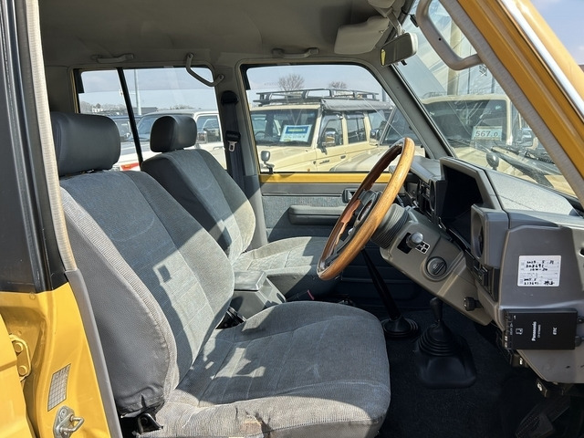 トヨタ ランドクルーザー70 4.2 LX ディーゼル 4WD の中古車詳細 