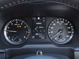 大きくて視認性の良いアナログメーターです。 走行距離 14531Km