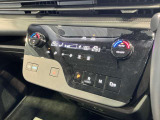 オートエアコン付きなので、温度を設定するだけで車内を快適にしてくれます!