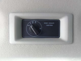 リアにもヒーターとクーラーを装備しています。荷室の空調調整もご安心です♪