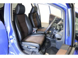 すわり心地の良い運転席・助手席です。長時間のドライブの疲れ軽減に貢献します。どうぞ快適なドライブを♪