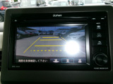 バック駐車の時などに役に立つバックカメラを搭載しております。