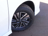 205/65R16タイヤ+専用アルミホイールです。スタッドレスタイヤや各種オプションのご注文も承っております(^^)/
