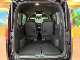 後席を格納すると、これだけの広さが!シーンに合わせたシートアレンジで、大きな荷物も積むことが出来ます♪