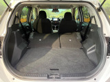 普段のお買い物や通勤、送迎等に十分な荷室スペースを確保しております。セカンドシートを倒すと、大きな荷物の積載も可能です♪
