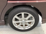 ご納車までの期間ですが、県内のお客様は1,2週間、県外のお客様は2,3週間ほどでご納車が可能となります。但し、お支払いや書類の状況によっては多少の前後もありますので、その際には何卒ご了承下さい。
