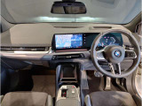 ☆センターパネルを運転席側に僅かに傾けたBMW独特のインパネ☆【駆け抜ける歓び】はここからもスタートしております☆