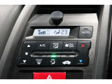 オートエアコンなら、季節や気温に合わせて車内をいつも快適に。操作も簡単で、自動調整があなたの心地よさをしっかりサポート☆