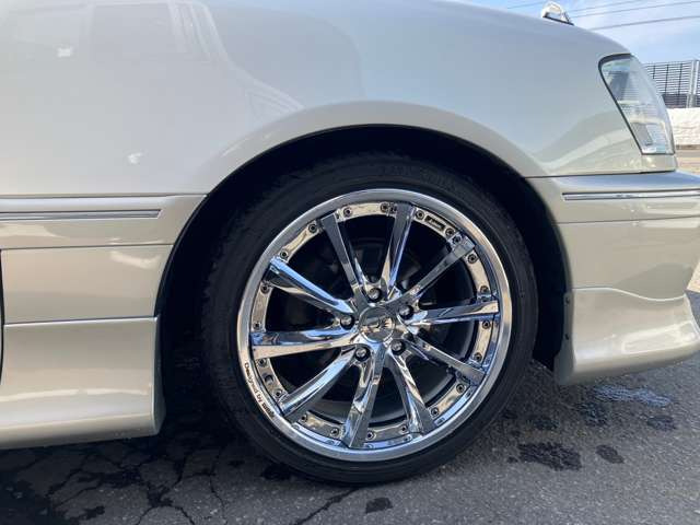 トヨタ クラウン 2.5 ロイヤルエクストラ Four リミテッド 4WD の中古