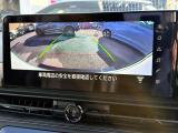 更に前方のみをアップで映し出すことも可能です。大きな車だからこそ死角になりやすい箇所ですが、アラウンドビューモニターがあれば思いがけない障害物にも気付くことができますね。
