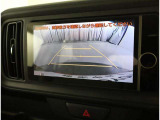 バックガイドモニターで、後方を確認しながら安心して駐車することができます。運転初心者も熟練者も必須の機能ですよ!