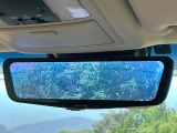 【デジタルインナーミラー】後席の大きな荷物や同乗者で後方が確認しづらい時でも安心!カメラが撮影した車両後方の映像をルームミラー内に表示。クリアな視界で状況の確認が可能です!