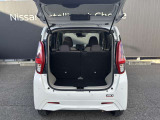 広い開口部で荷物の乗せ降ろしがラクラク♪♪日常使いはもちろんシートを倒せばレジャーや旅行時の荷物もしっかり積めます!