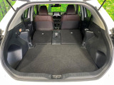 普段のお買い物や通勤、送迎等に十分な荷室スペースを確保しております。セカンドシートを倒すと、大きな荷物の積載も可能です♪