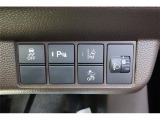 パーキングセンサー付で、車庫入れも駐車もラクラクです。