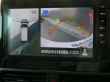 上から丸見えアラウンドビューモニターで、苦手な駐車もラクラク♪車の周囲に子供や障害物などがないかをひと目で確認できて安心ですよ♪