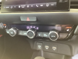 運転席/助手席シートヒーターで寒い日もすぐに温かくなり快適に過ごせます。3段階の温度調整が可能です