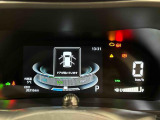 様々な車両情報を表示できるアクティブマルチインフォメーションメーターは4つのデザインからお好みをチョイス!